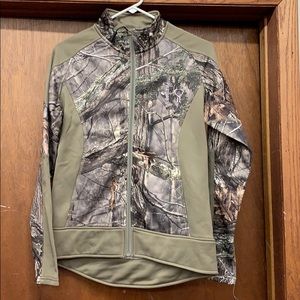 Full zip lightweight jacket/shirt